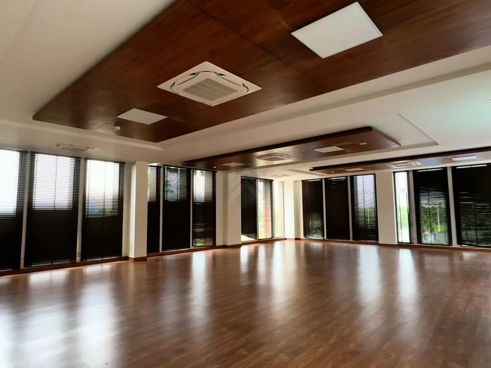 Greenbay The Monarque Greenbay The Monarque